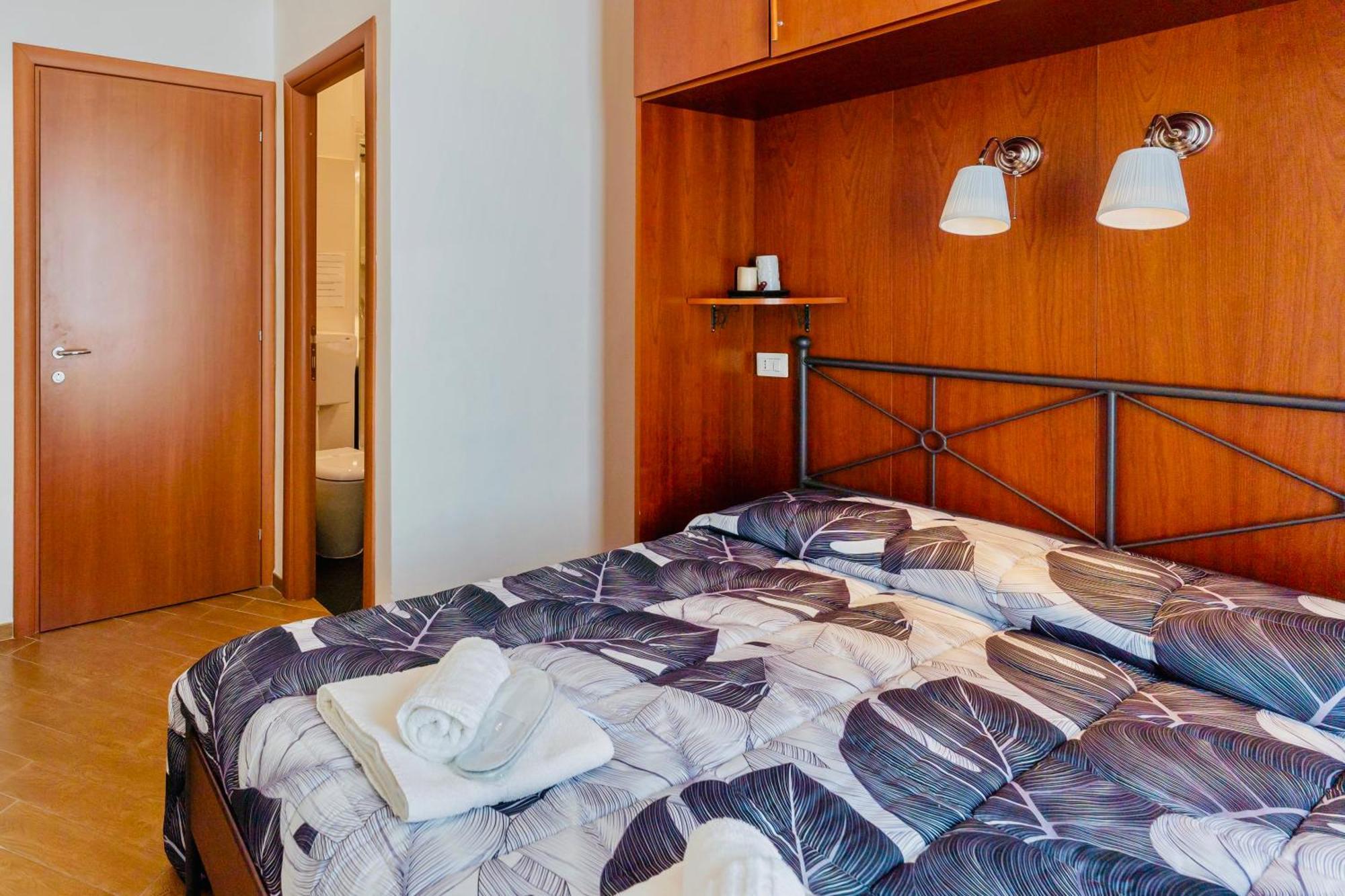 Miclad Colosseum Guest House Rome Exterior photo