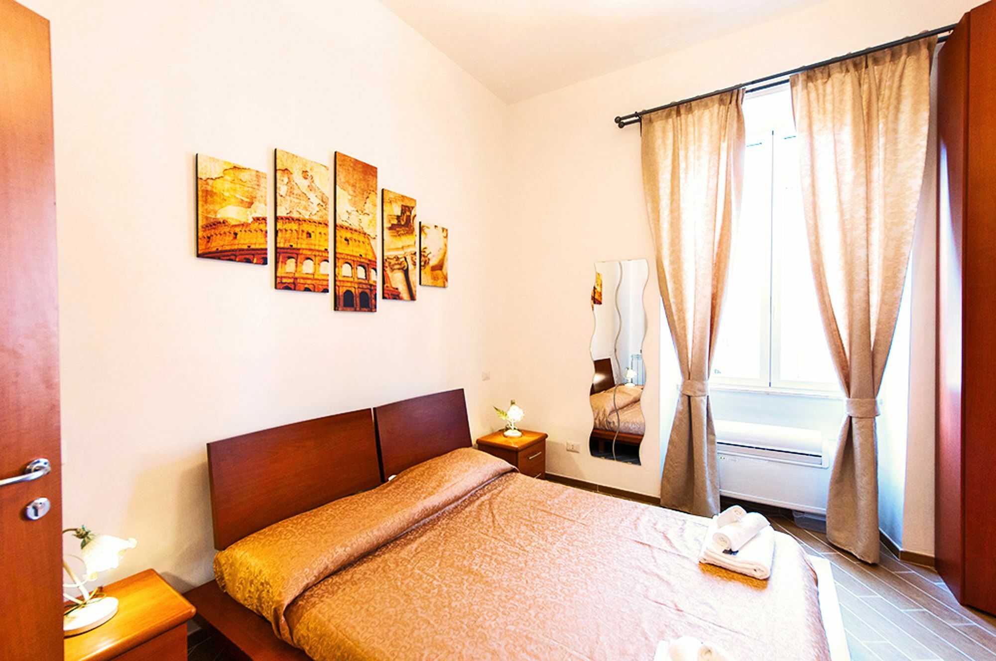 Miclad Colosseum Guest House Rome Exterior photo