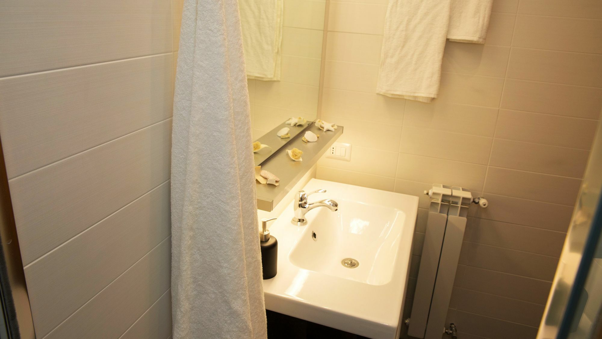 Miclad Colosseum Guest House Rome Exterior photo