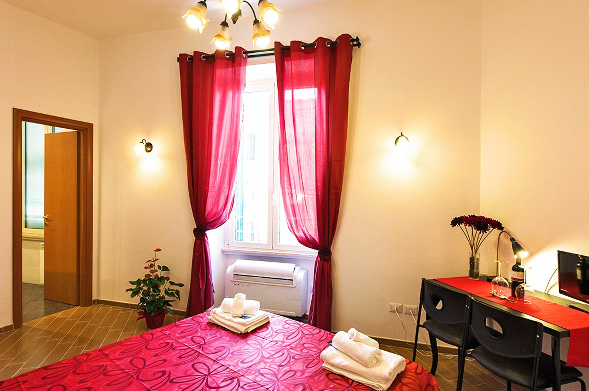 Miclad Colosseum Guest House Rome Exterior photo